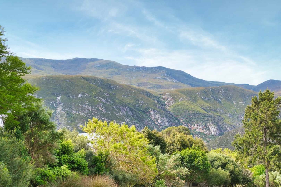 5 Bedroom Property for Sale in Fernkloof Estate Western Cape